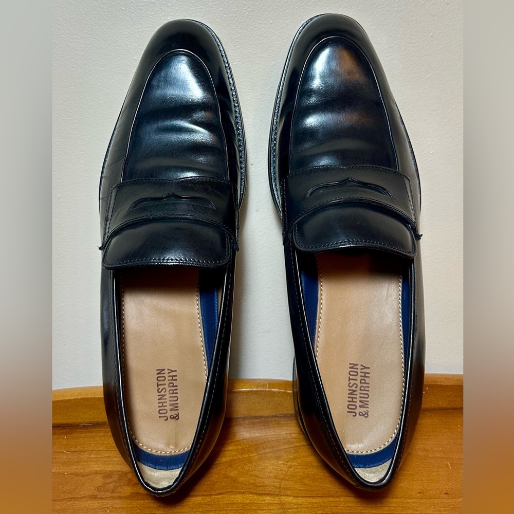 *SOLD* Johnston & Murphy Classic Black Mens Shiny Loafers Slip Ons 9.5 Holiday